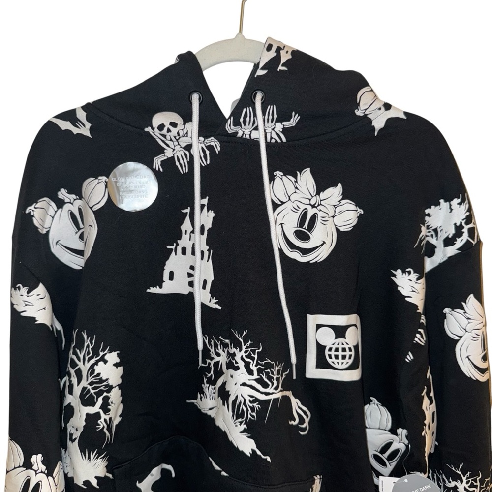 NWT DisneyWorld Halloween Black and White Graphic Hoodie